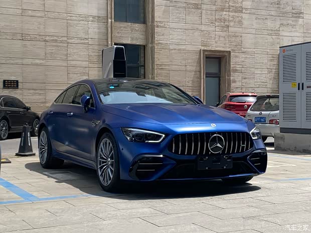 尽释个性梅赛德斯amggt50四门跑车