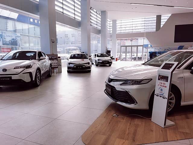 新车展示区