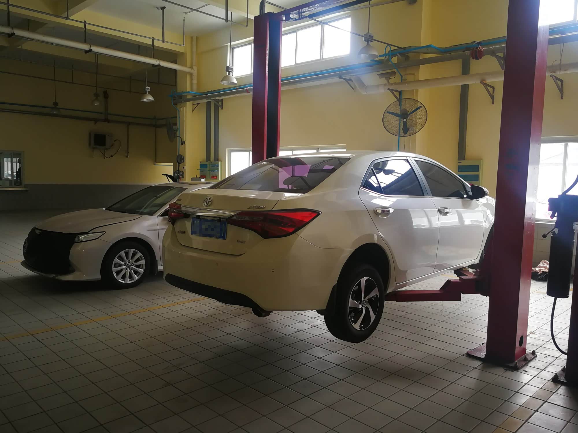 广汽丰田成都中升渝丰店