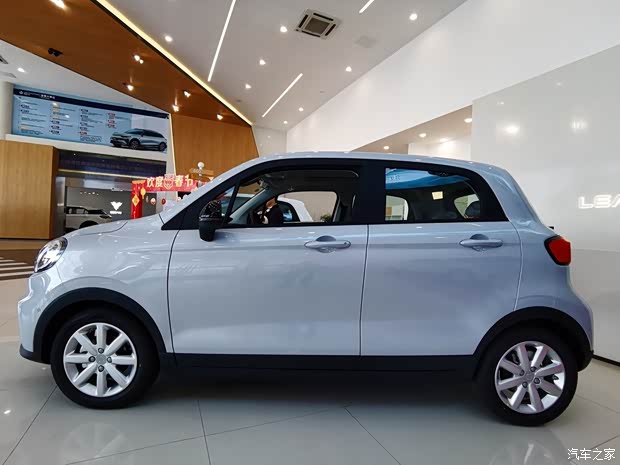 惠州零跑中心2022款零跑t03新车实拍