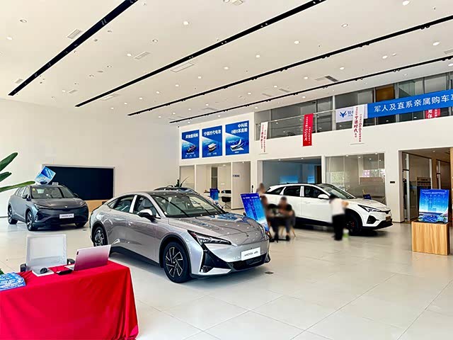 新车展示区