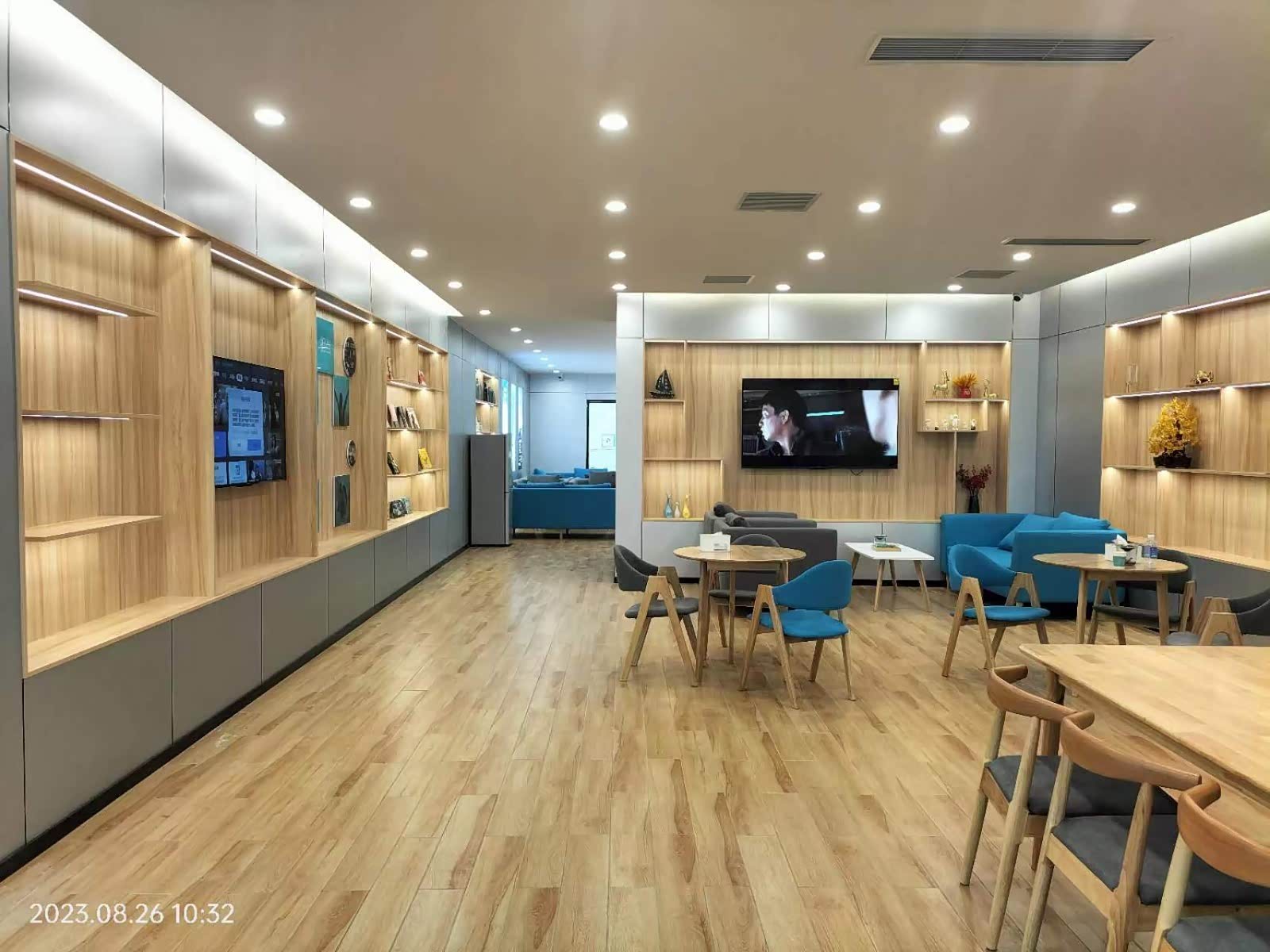 新车展示区