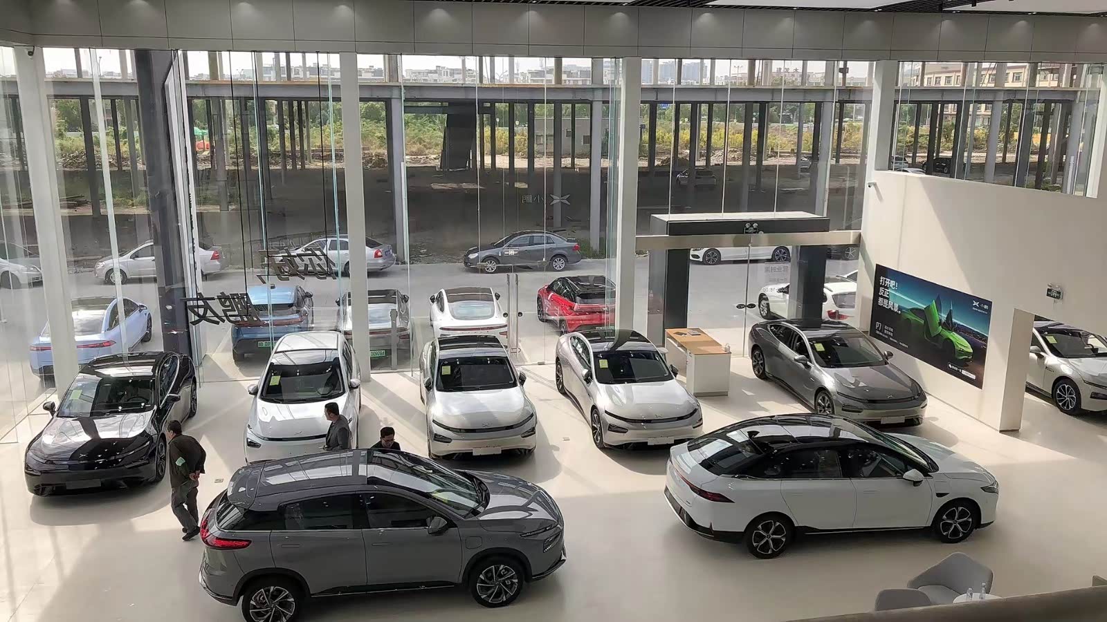 新车展示区