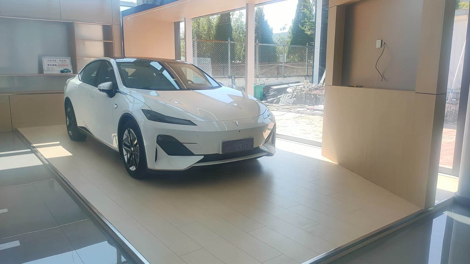 新车展示区
