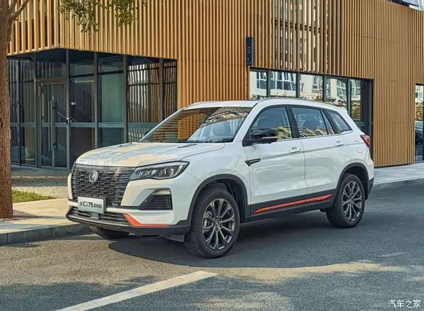 【cs75畅享版实用性suv满足您的日常需求_张掖宇通长安汽车4s店新闻