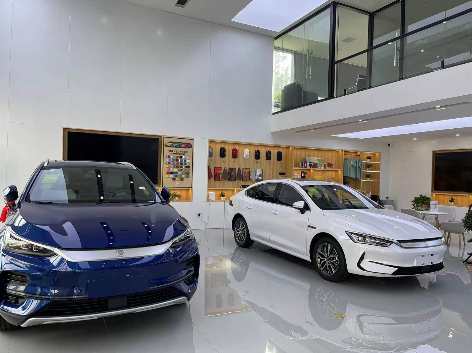 新车展示区