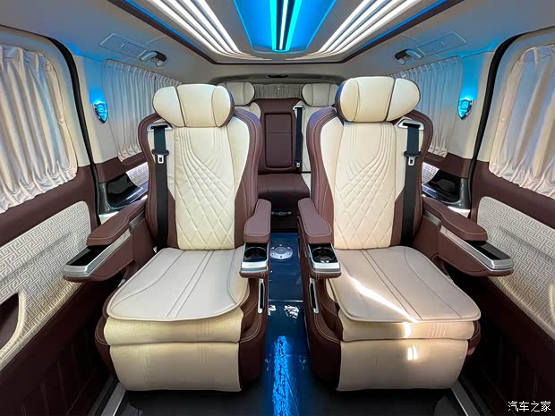 改装奔驰威霆 打造商务头等舱内饰设计