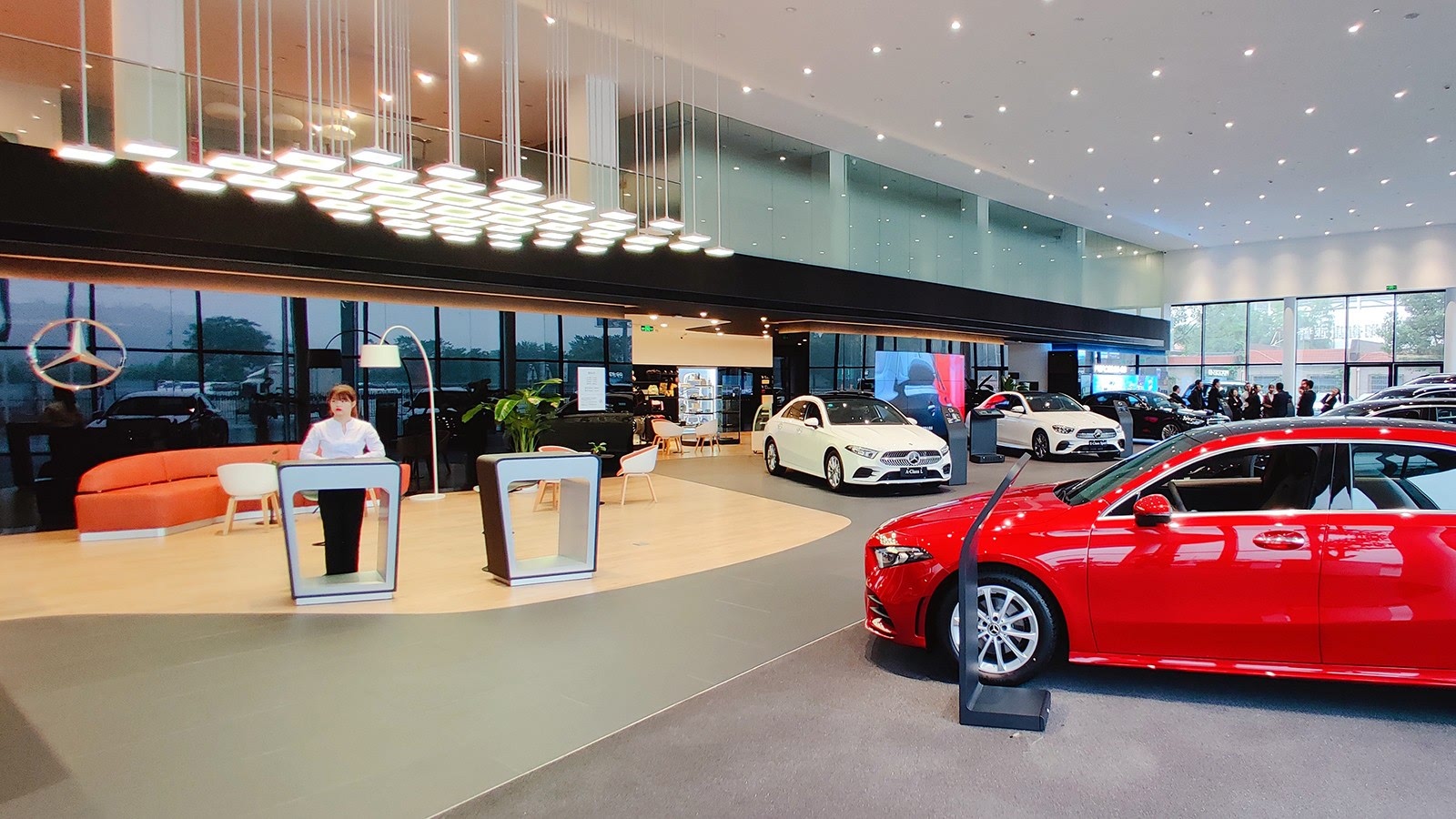 新车展示区