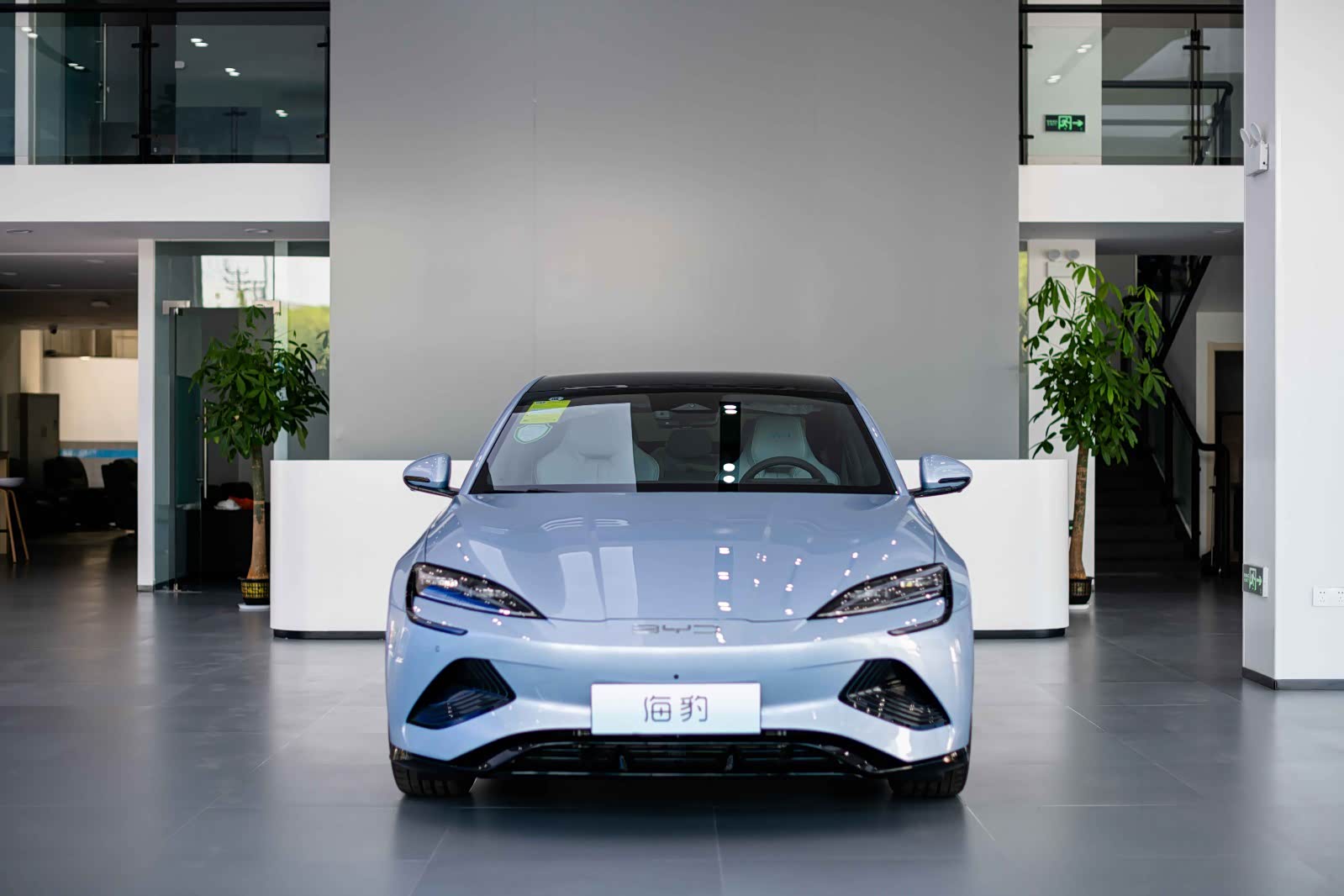 新车展示区
