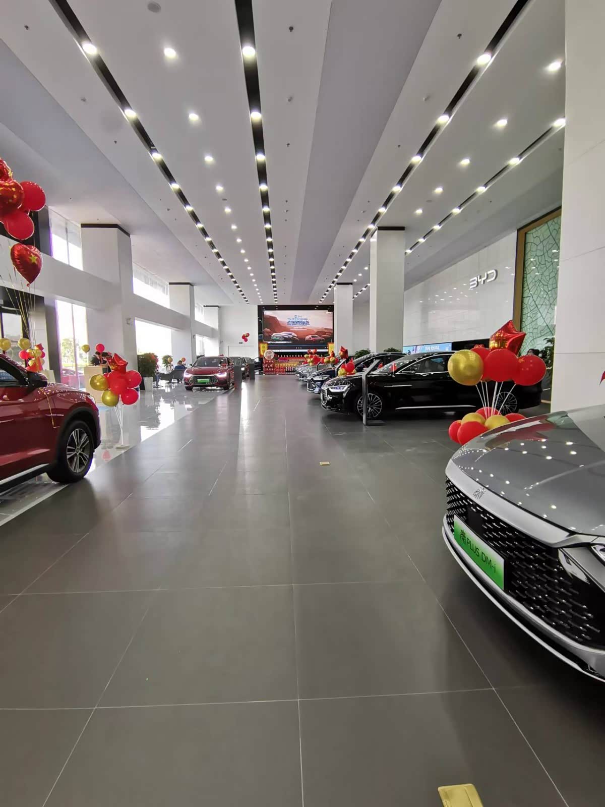 新车展示区