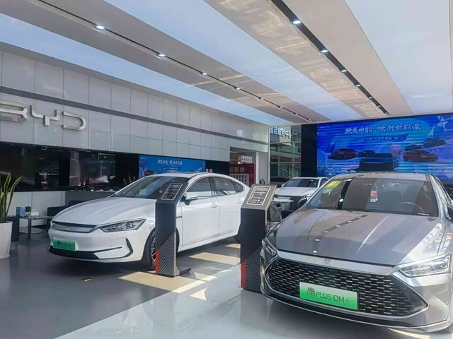 新车展示区