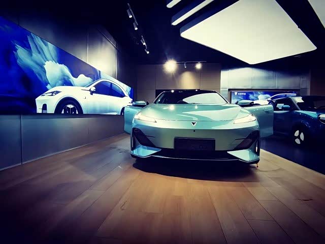 新车展示区
