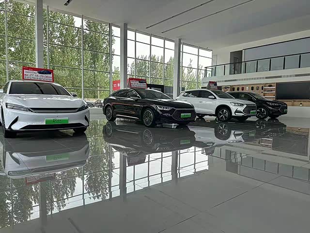 新车展示区