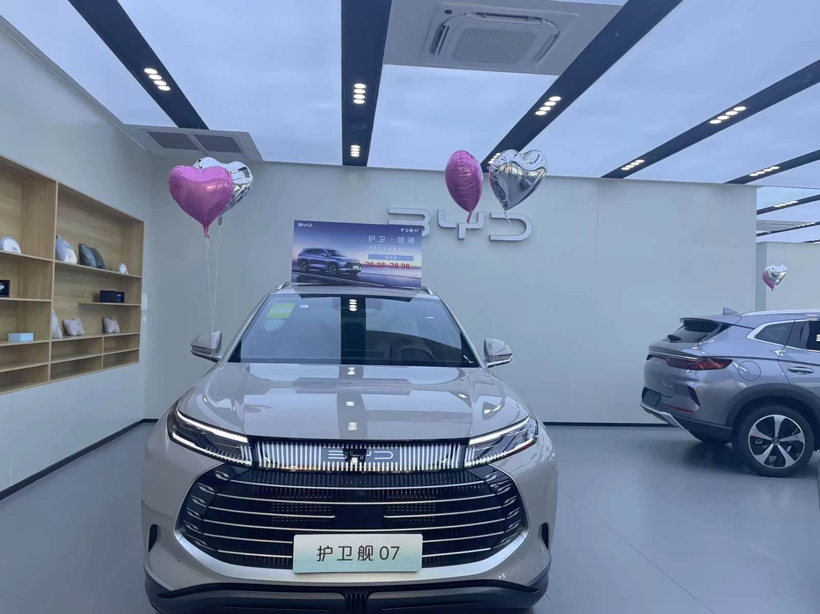 新车展示区
