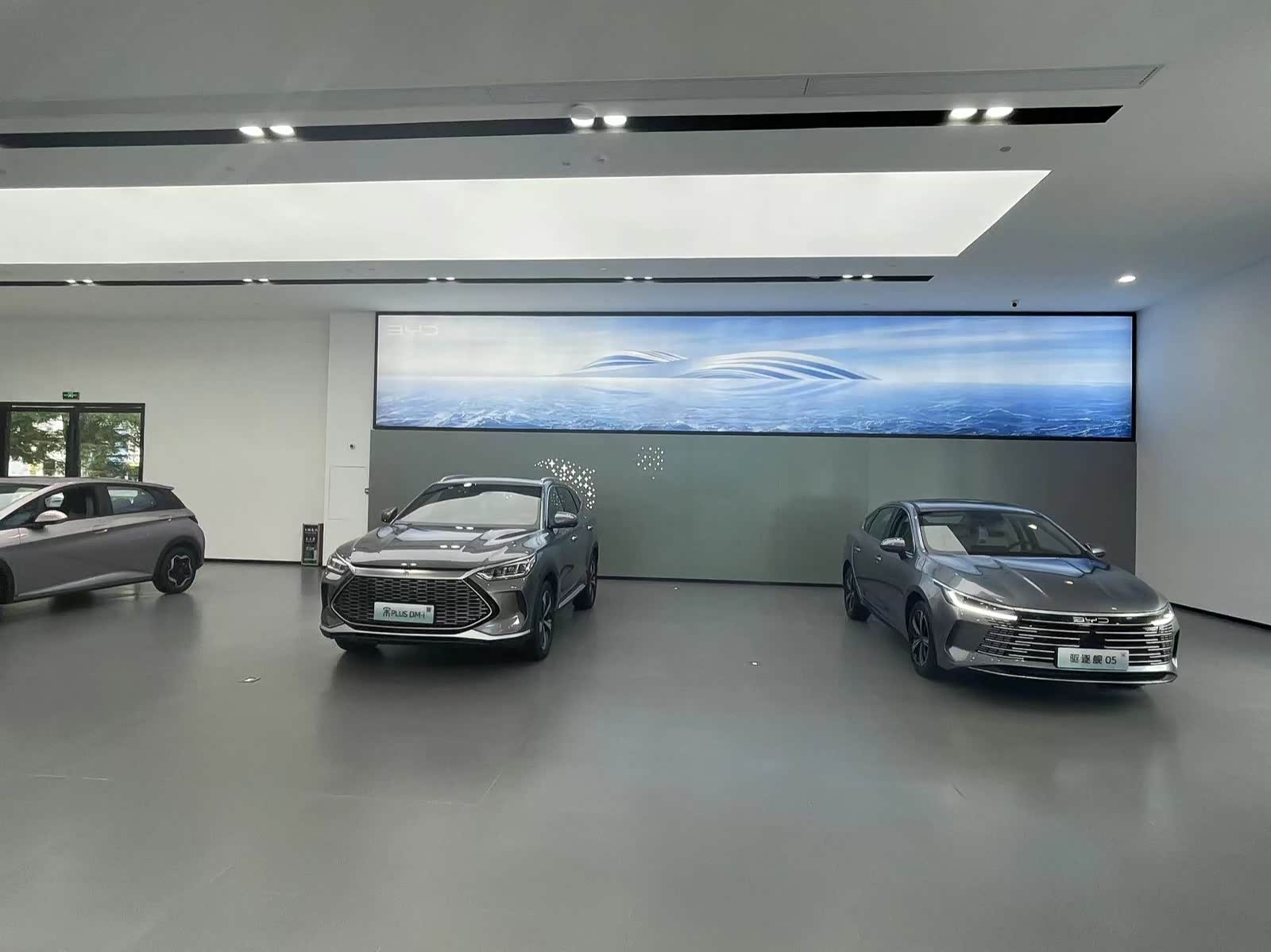 新车展示区