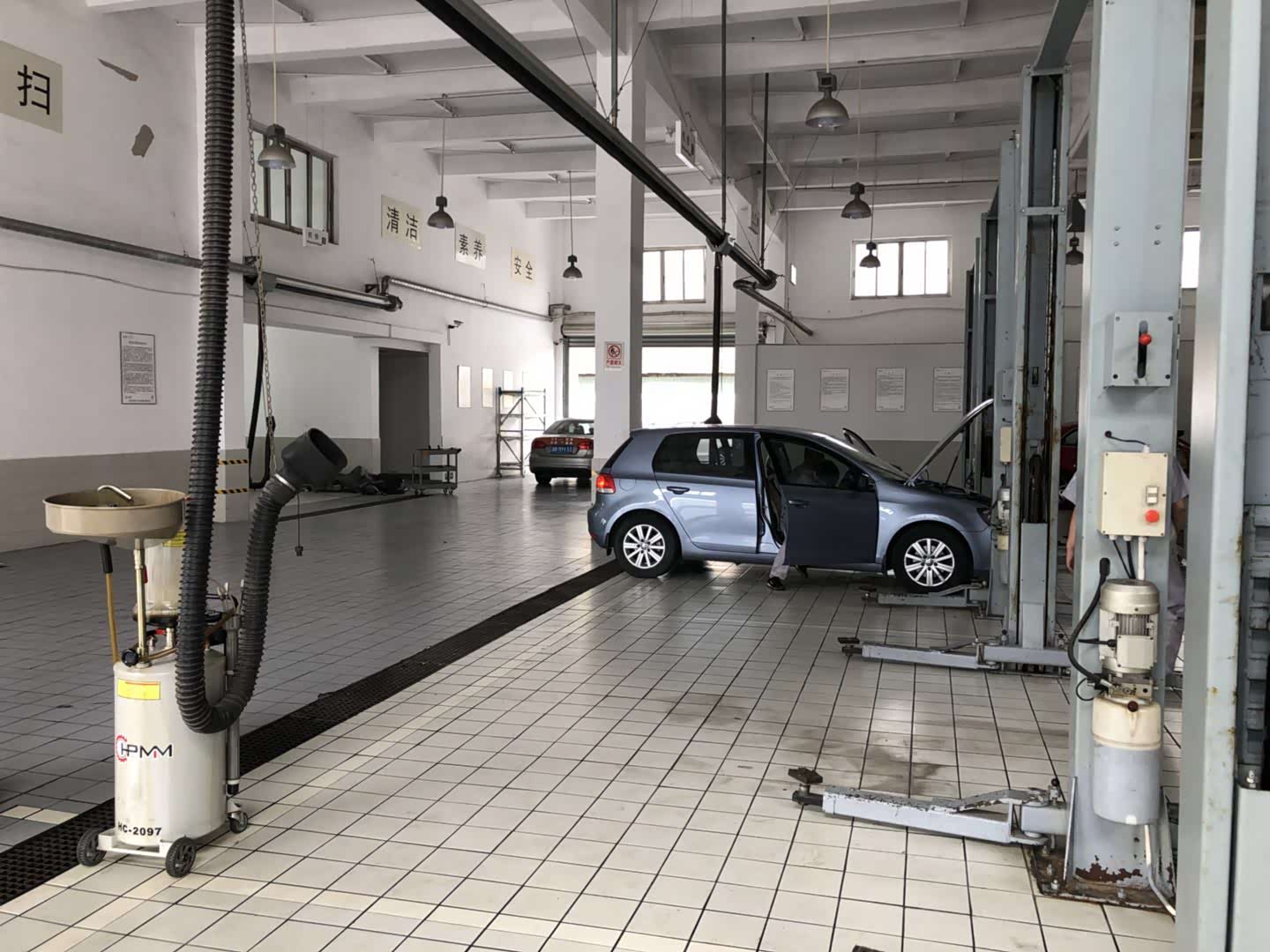 一汽大众慈溪锦星4s店