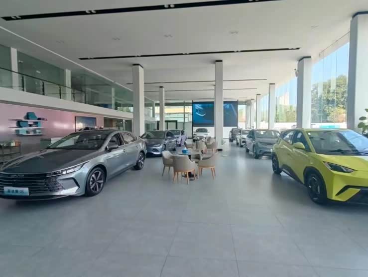 新车展示区
