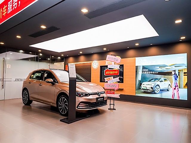新车展示区