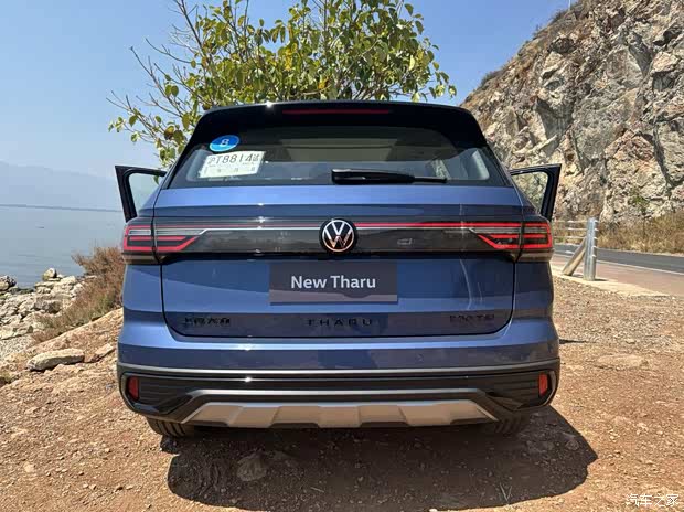 苍山洱海感受上汽大众新途岳里子面子