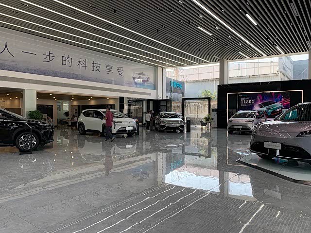 新车展示区