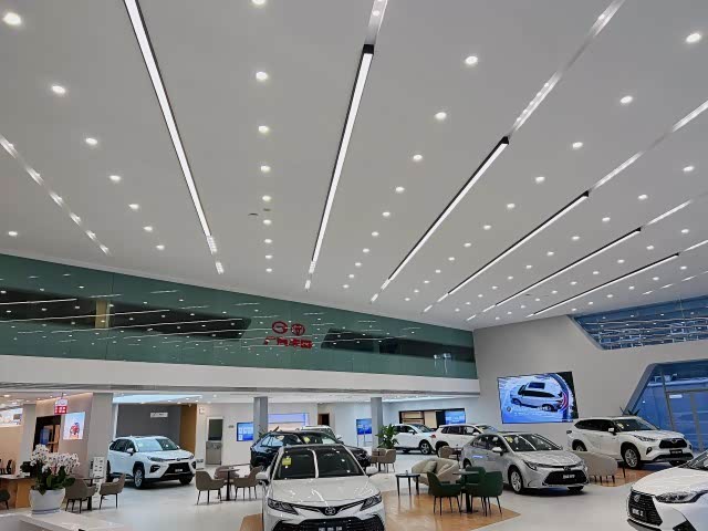 新车展示区