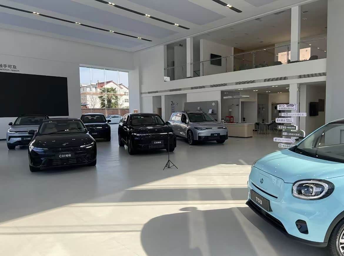 新车展示区
