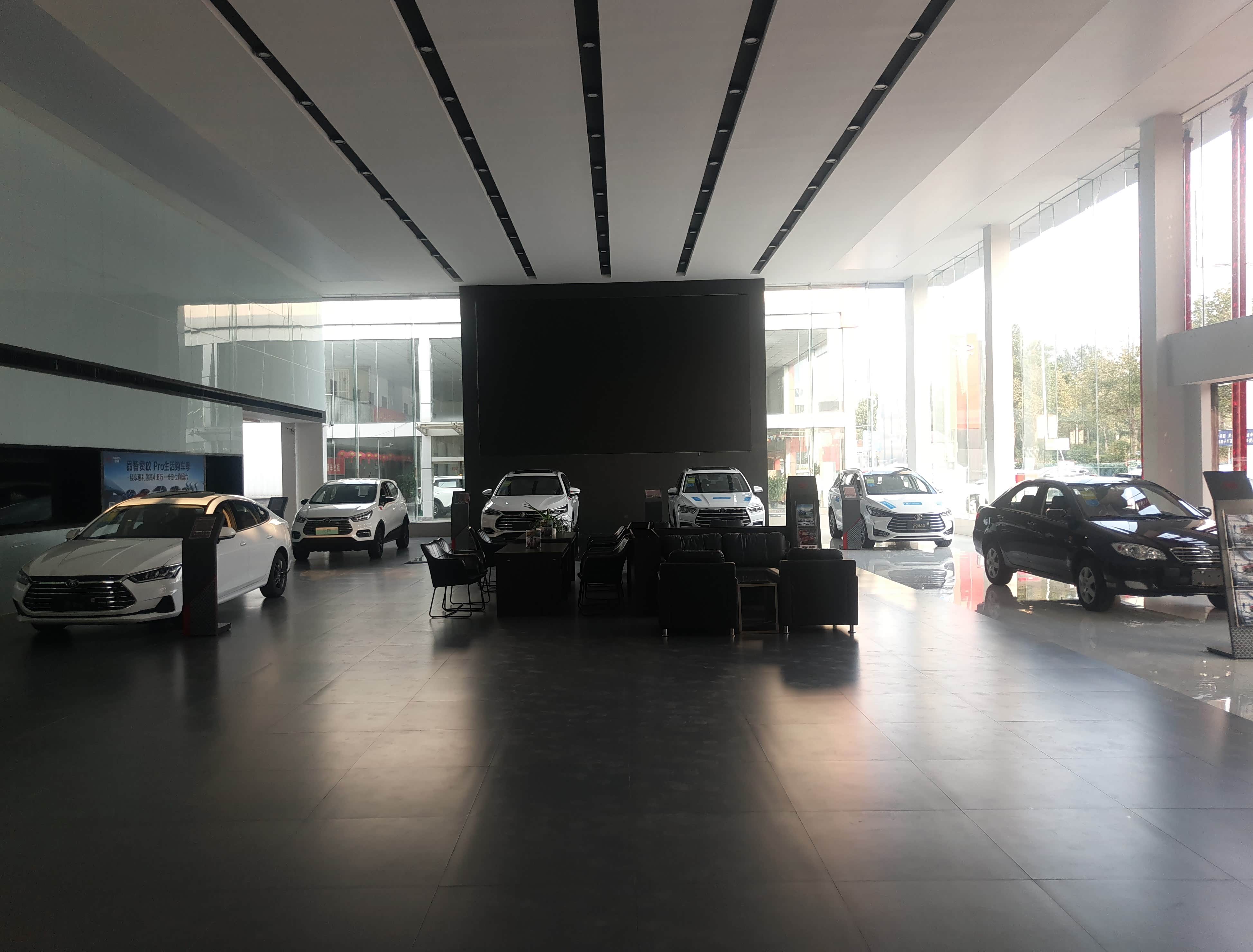 新车展示区