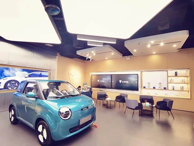 新车展示区