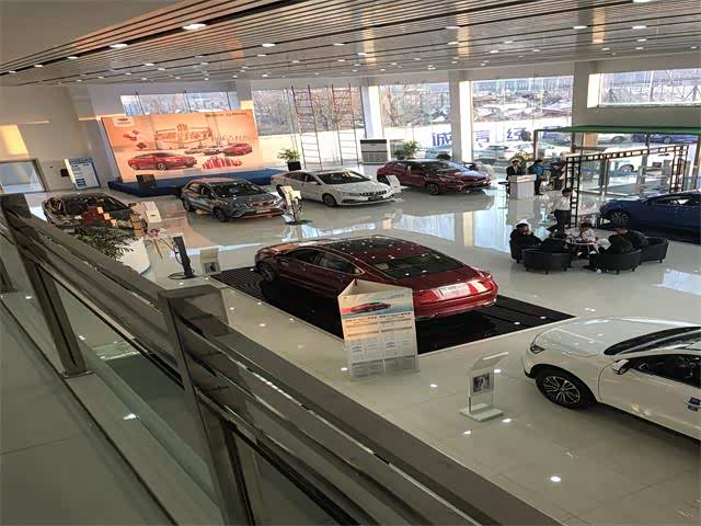 新车展示区