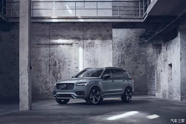 动力和节油全都要沃尔沃xc90全系搭载混合动力系统,其中t8车型全新