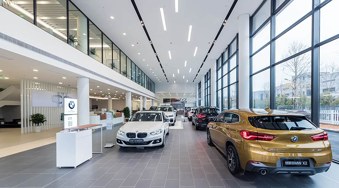 新车展示区