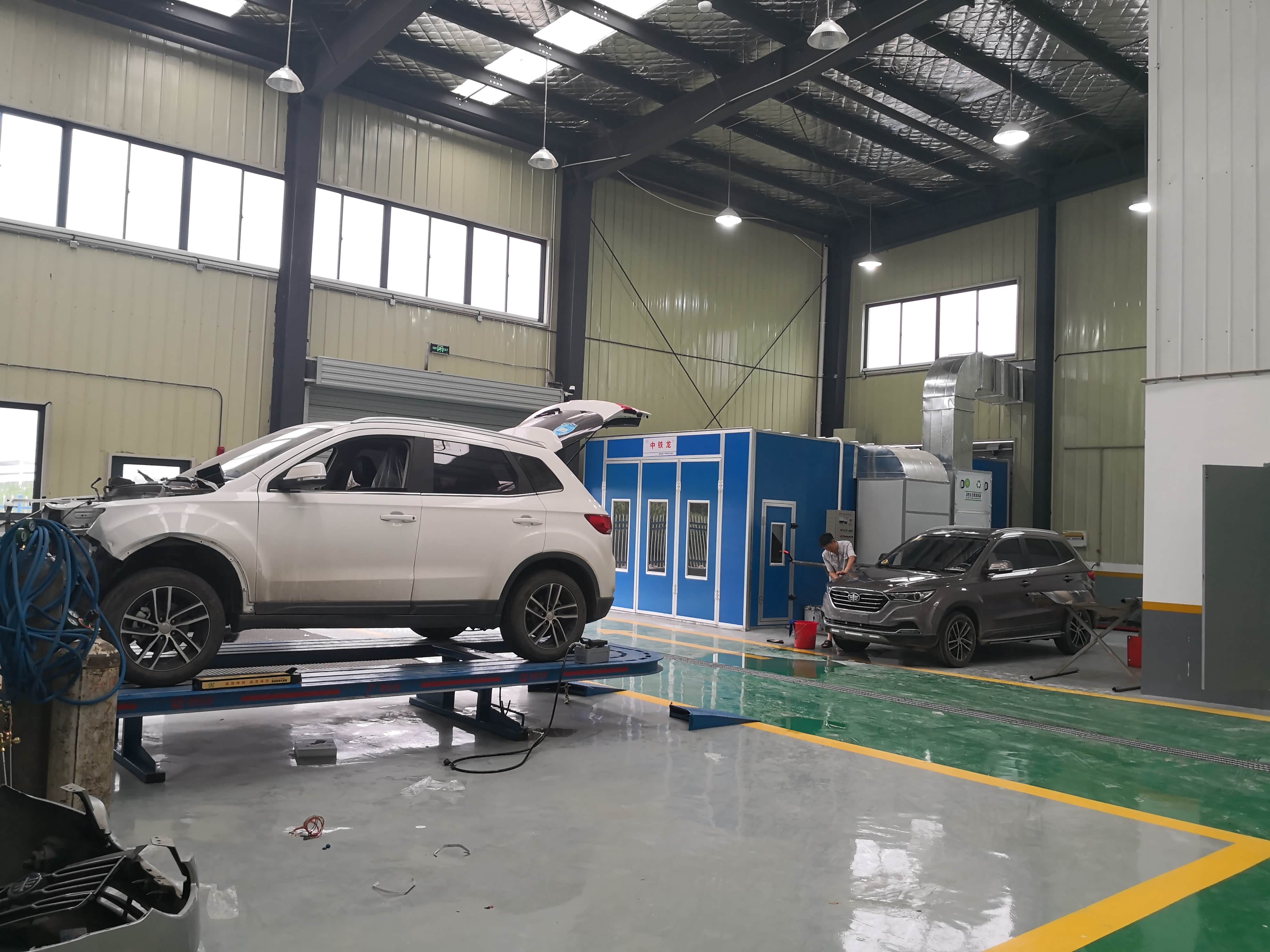 安徽永林一汽奔腾 维修间