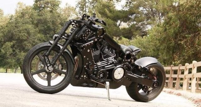 偶遇最贵摩托车上海仅一辆价值35亿元可以换14辆拉法