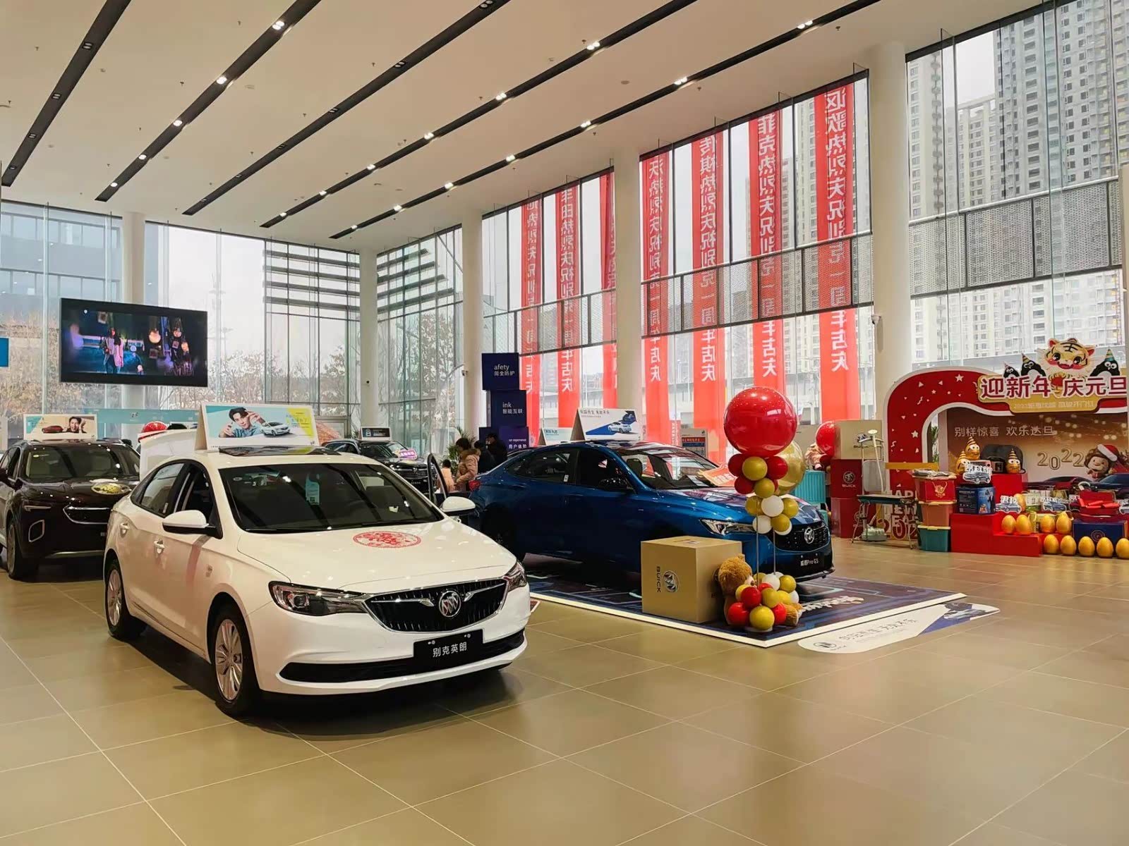 新车展示区