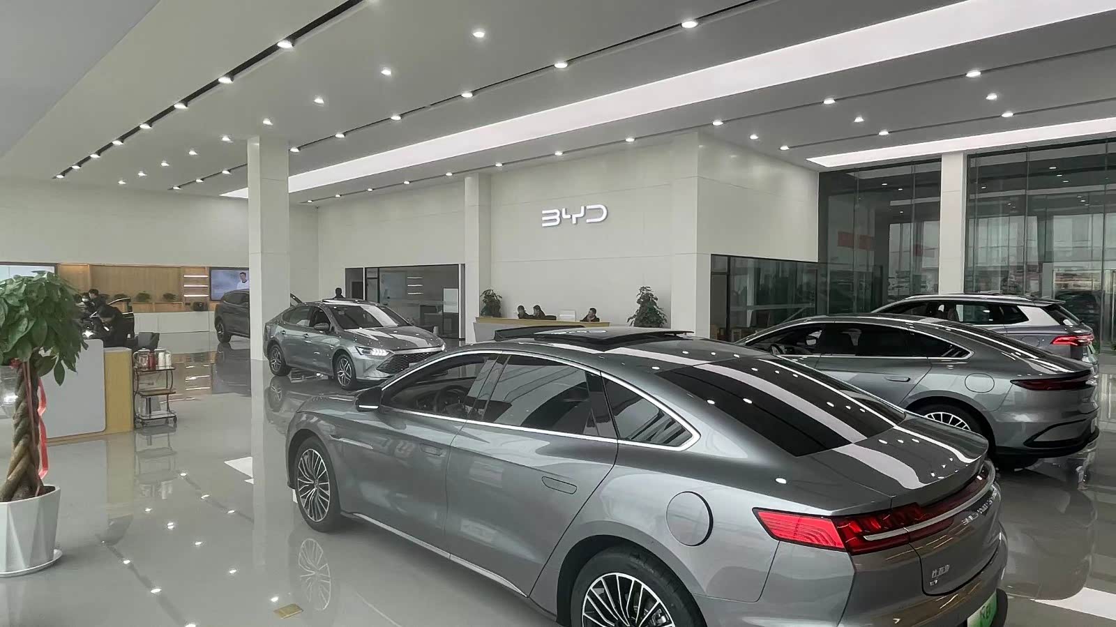 新车展示区