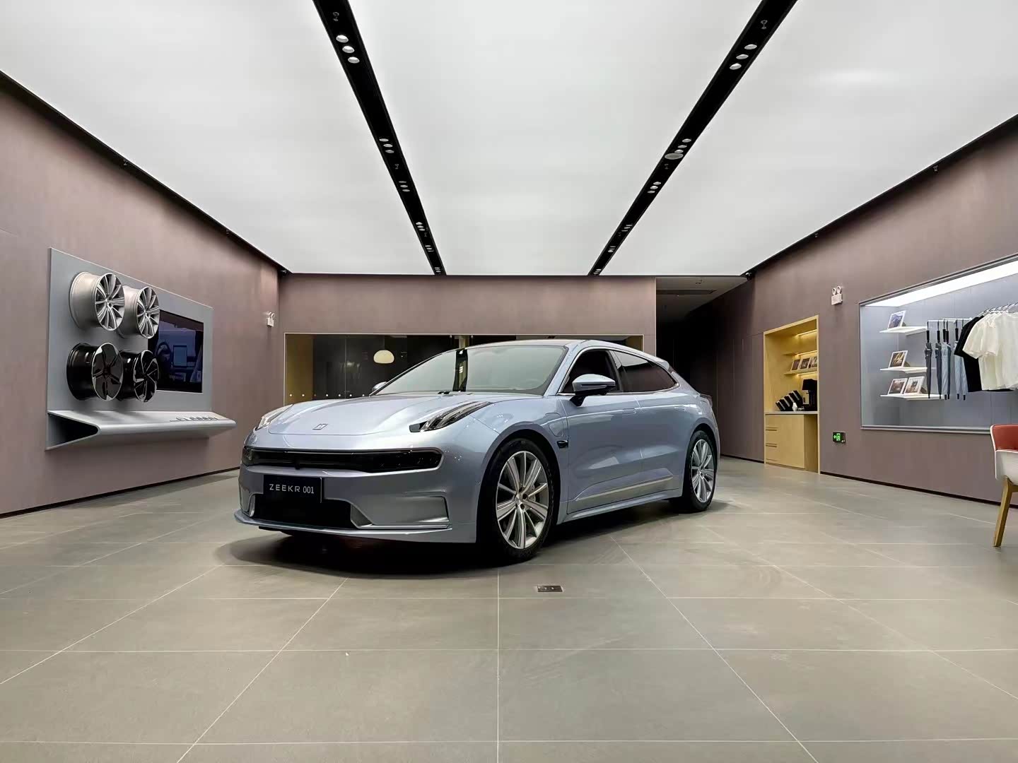 新车展示区