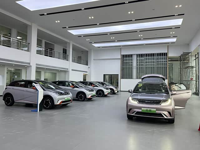 新车展示区