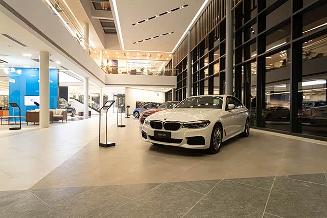 新车展示区