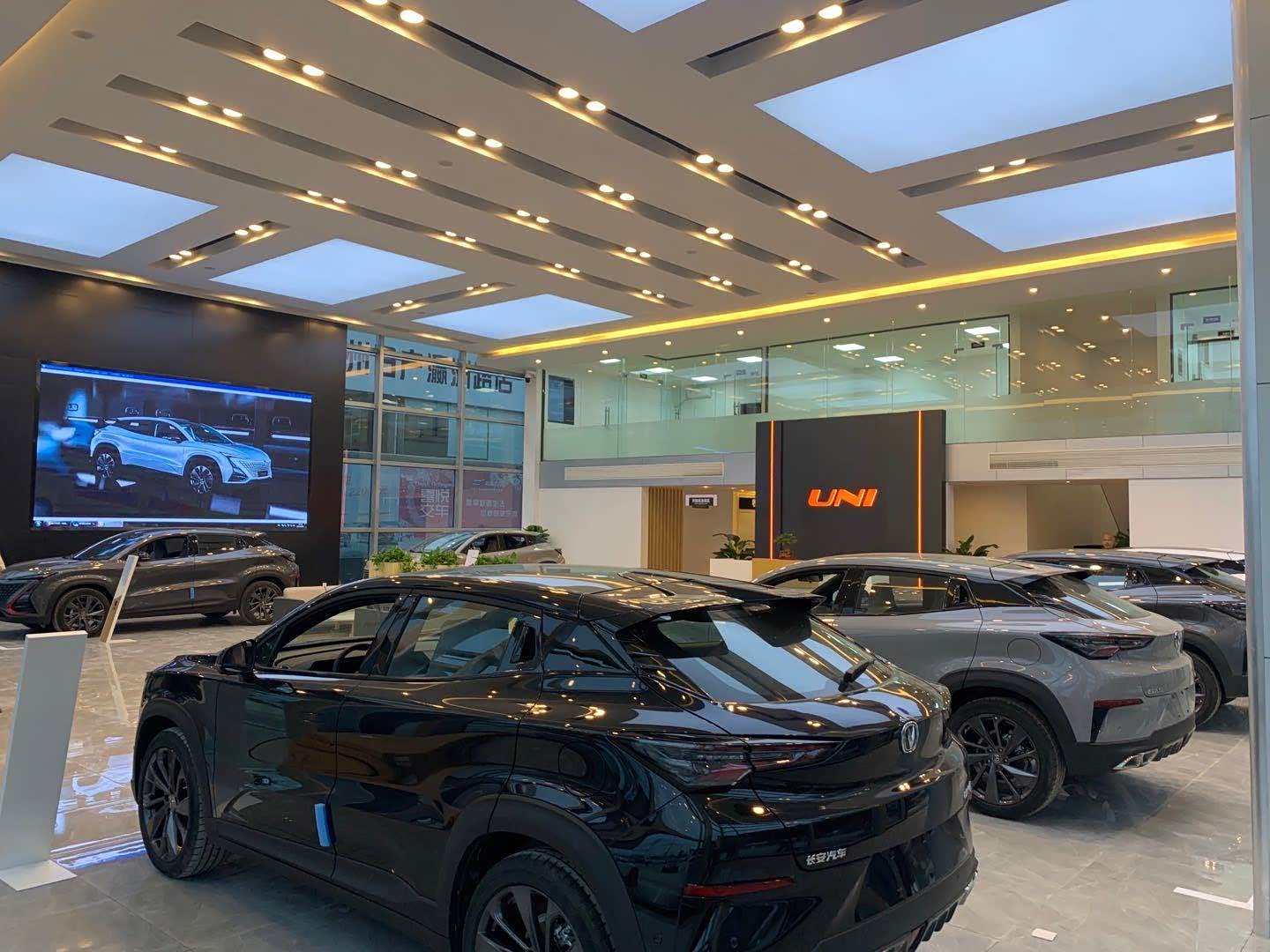 新车展示区