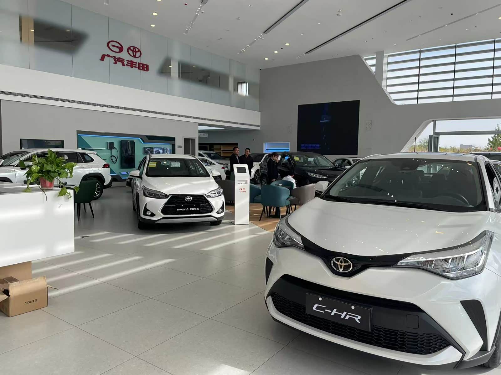 新车展示区