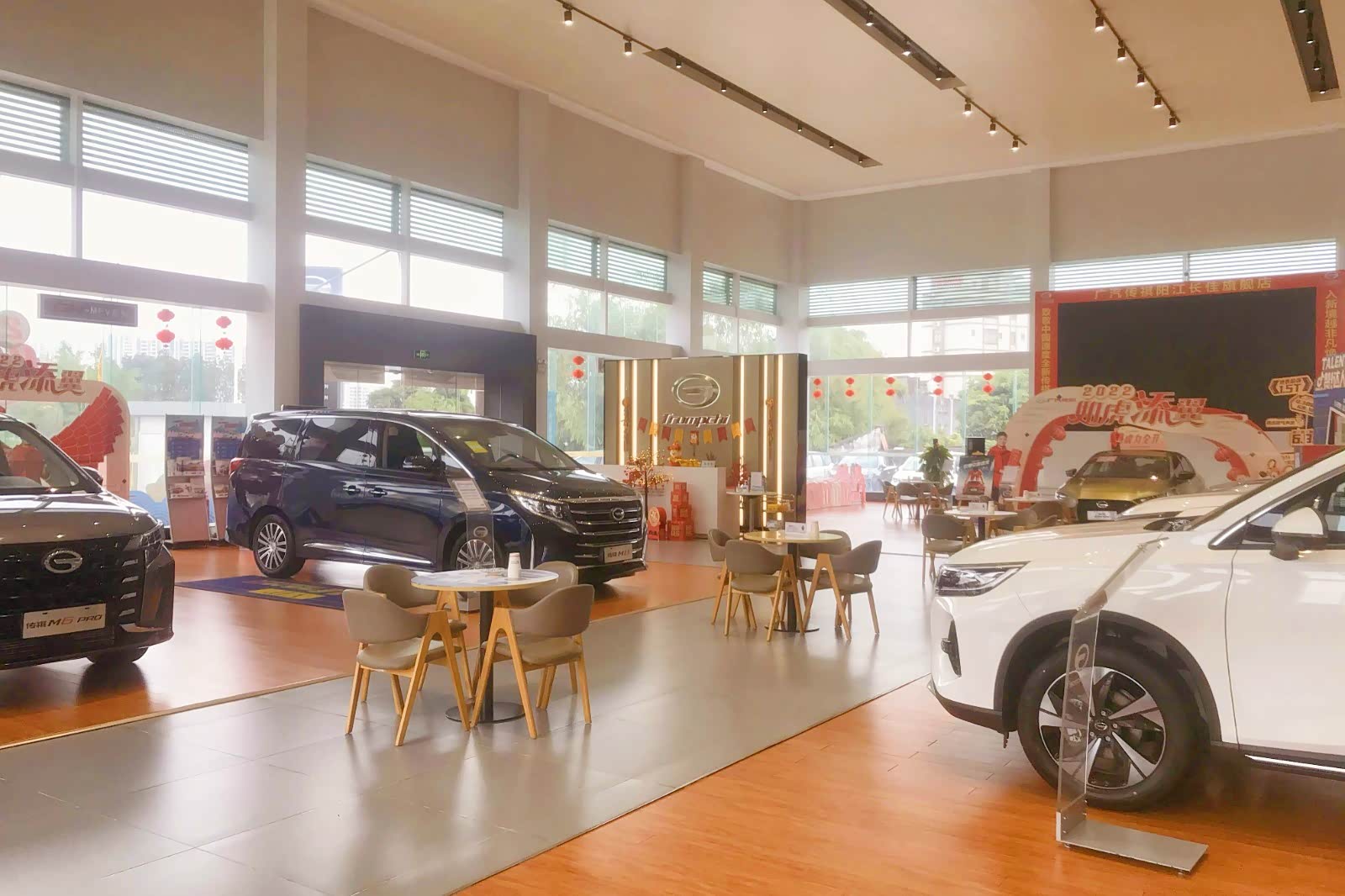 新车展示区