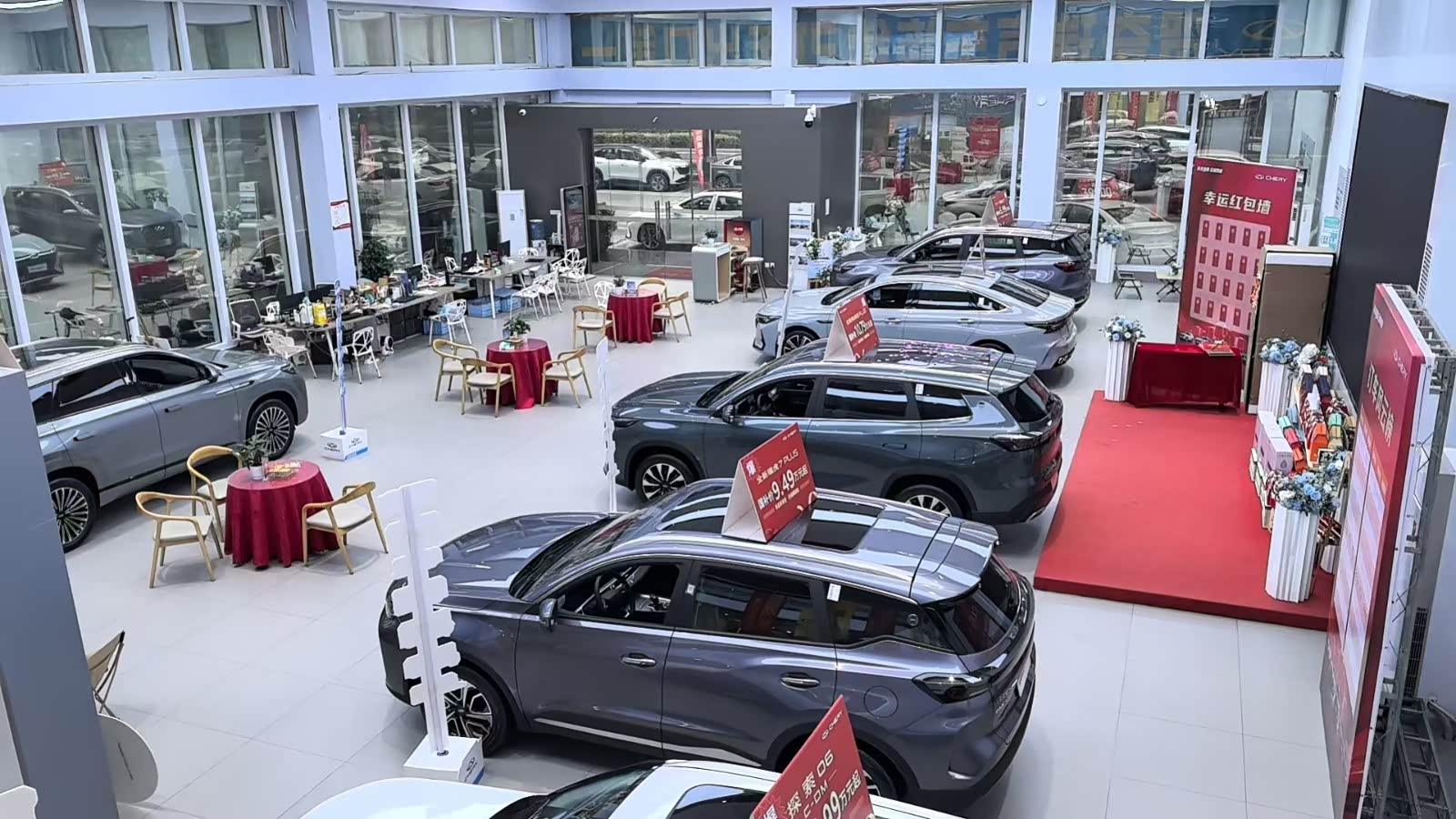 新车展示区