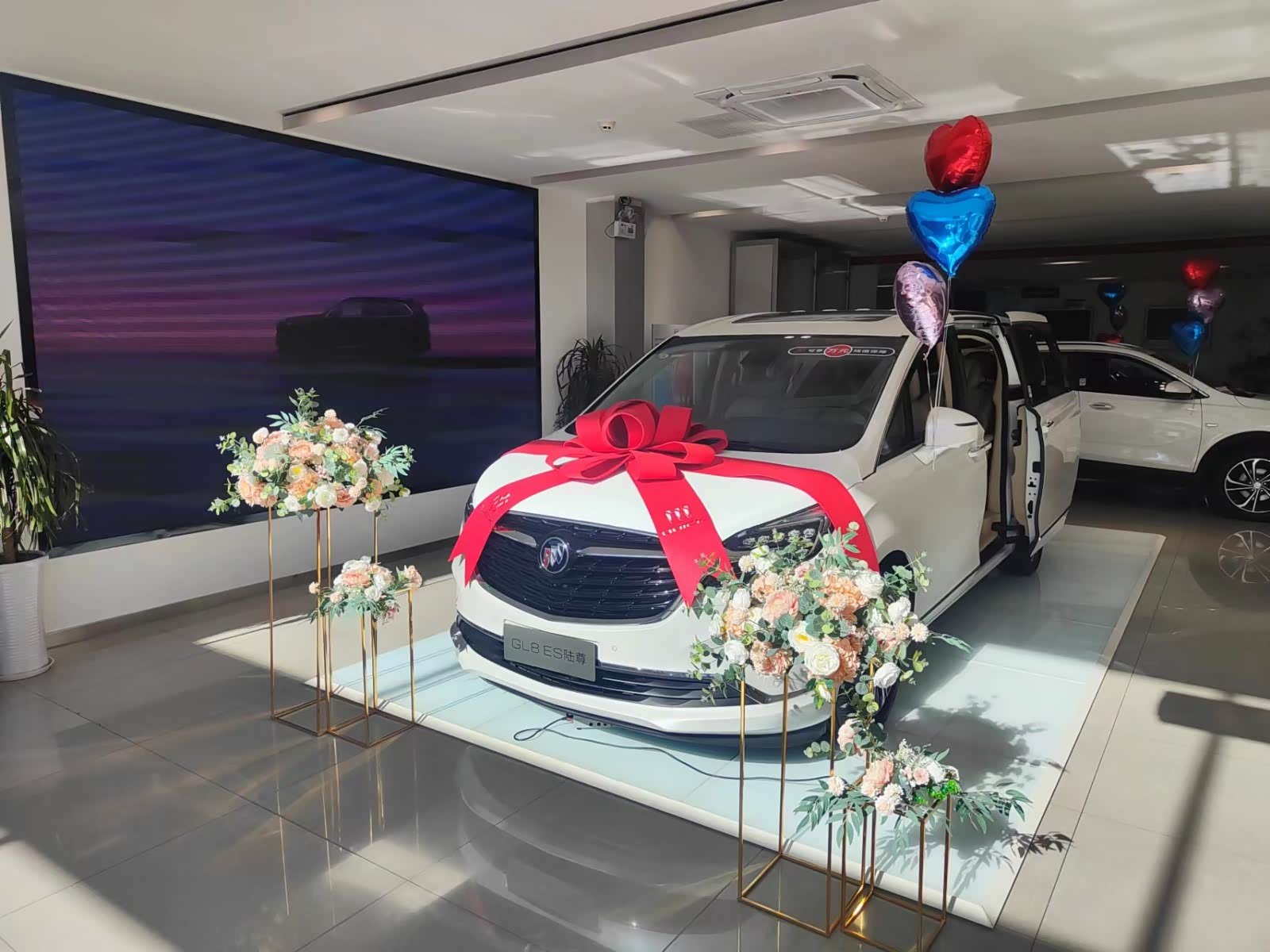 新车展示区