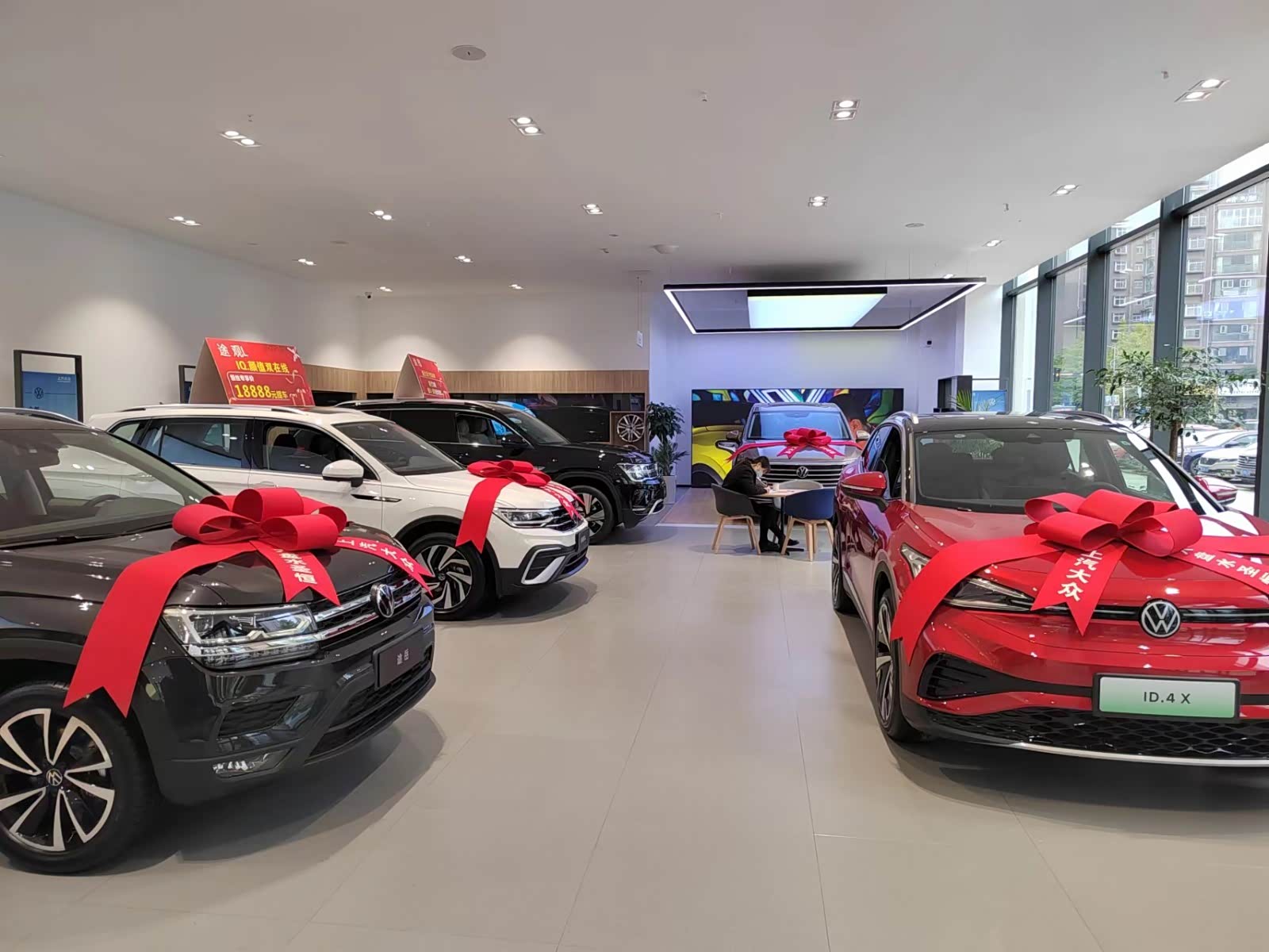 新车展示区