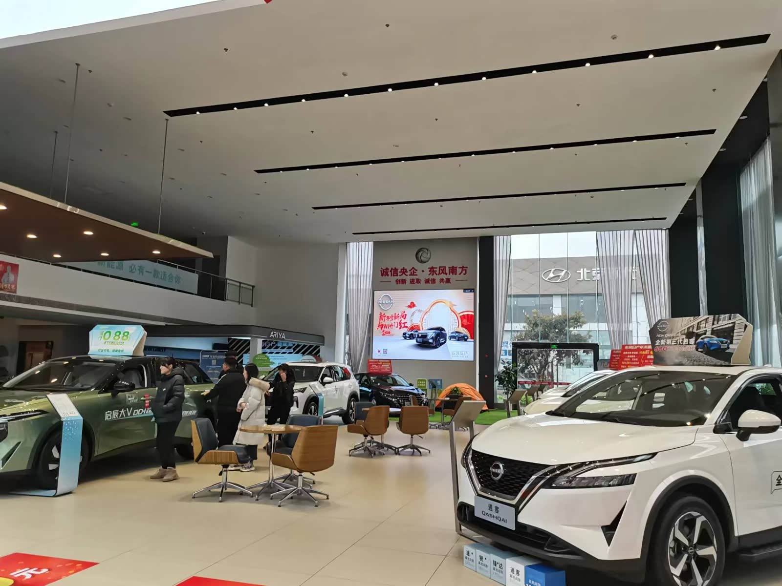 新车展示区
