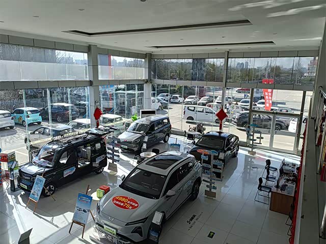 新车展示区