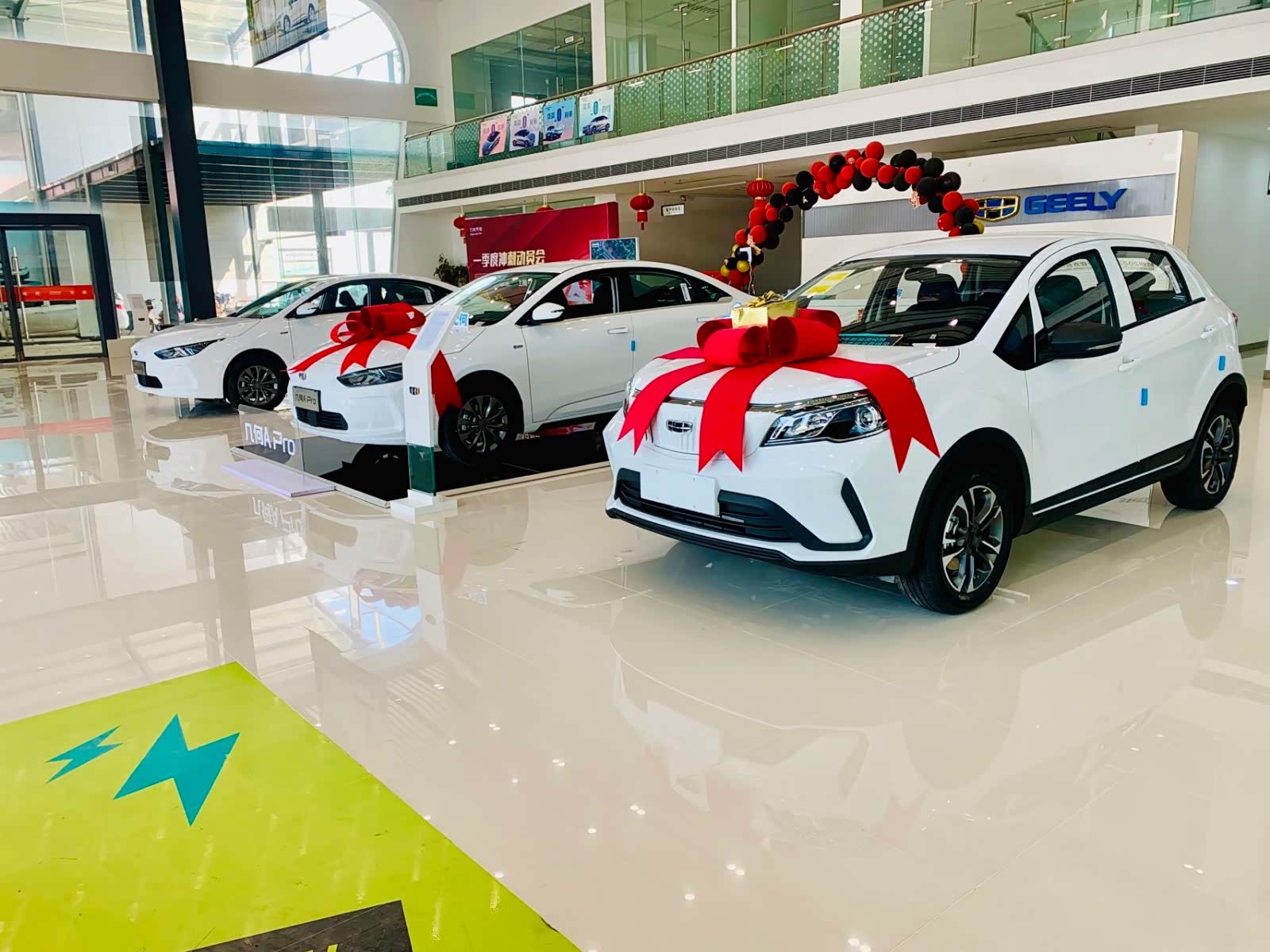 新车展示区