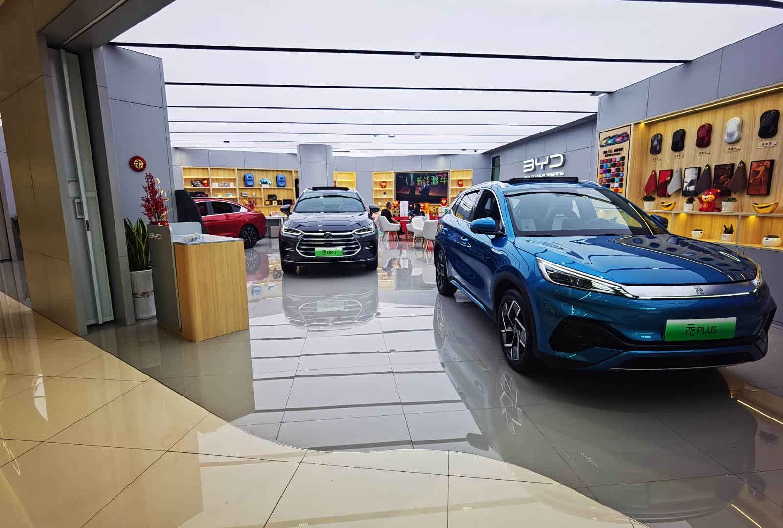 新车展示区