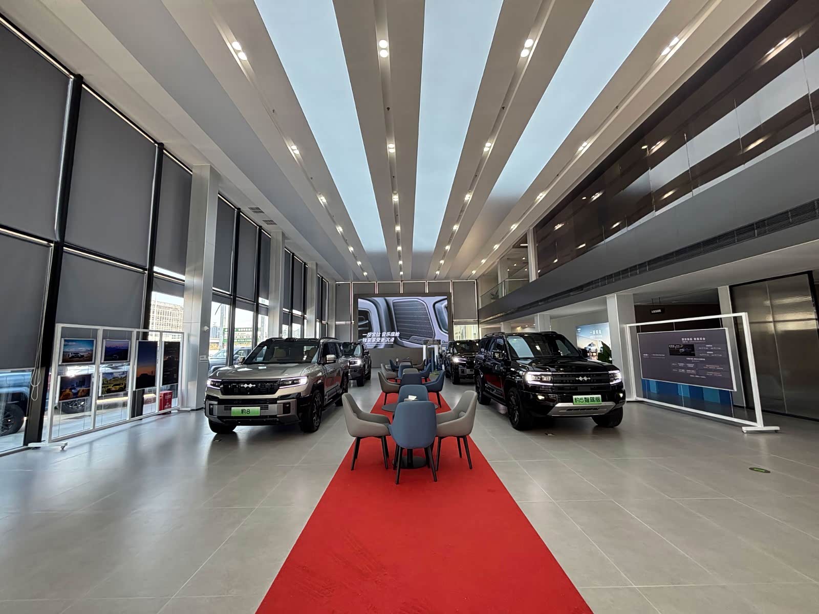 新车展示区