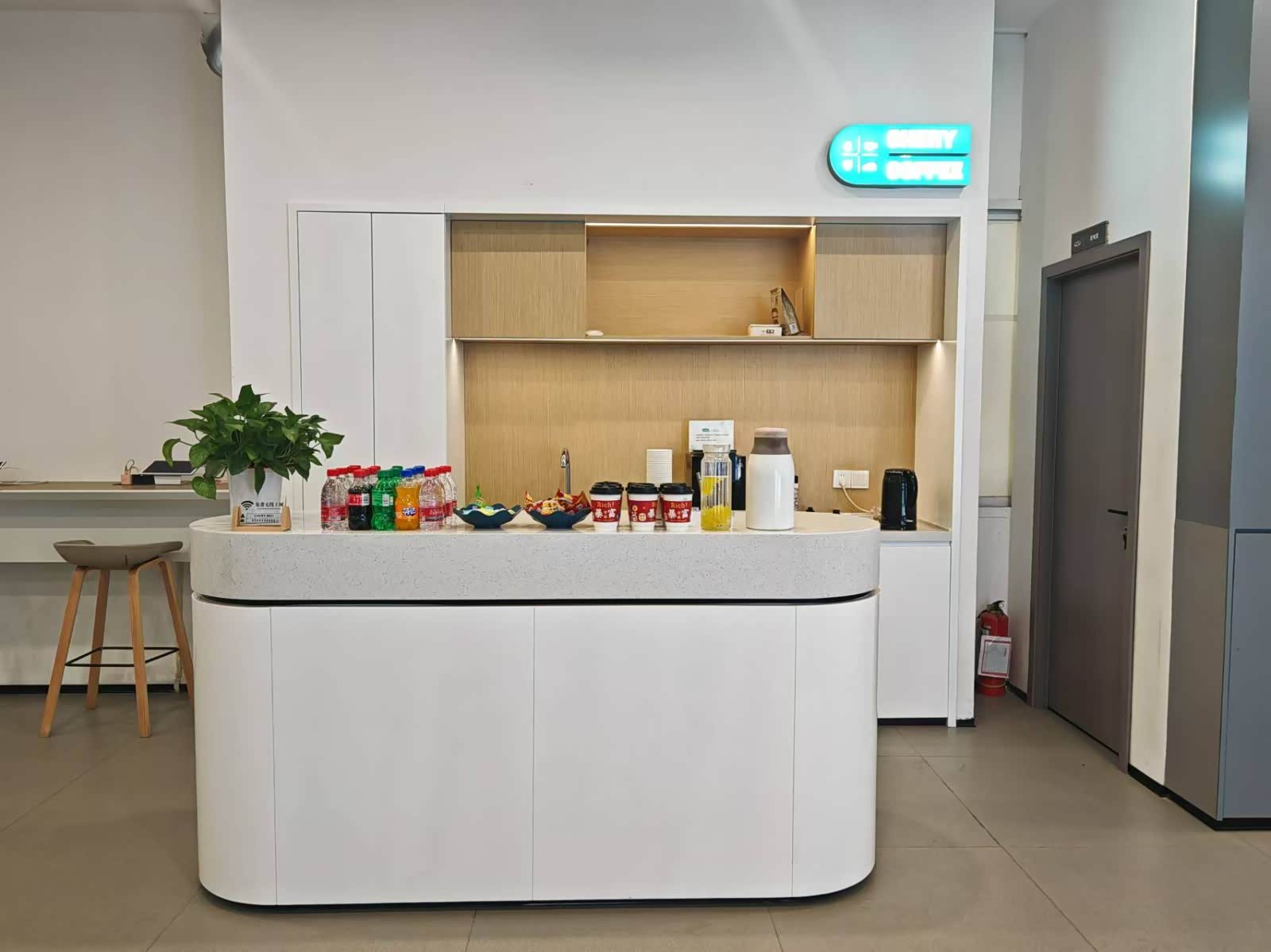新车展示区